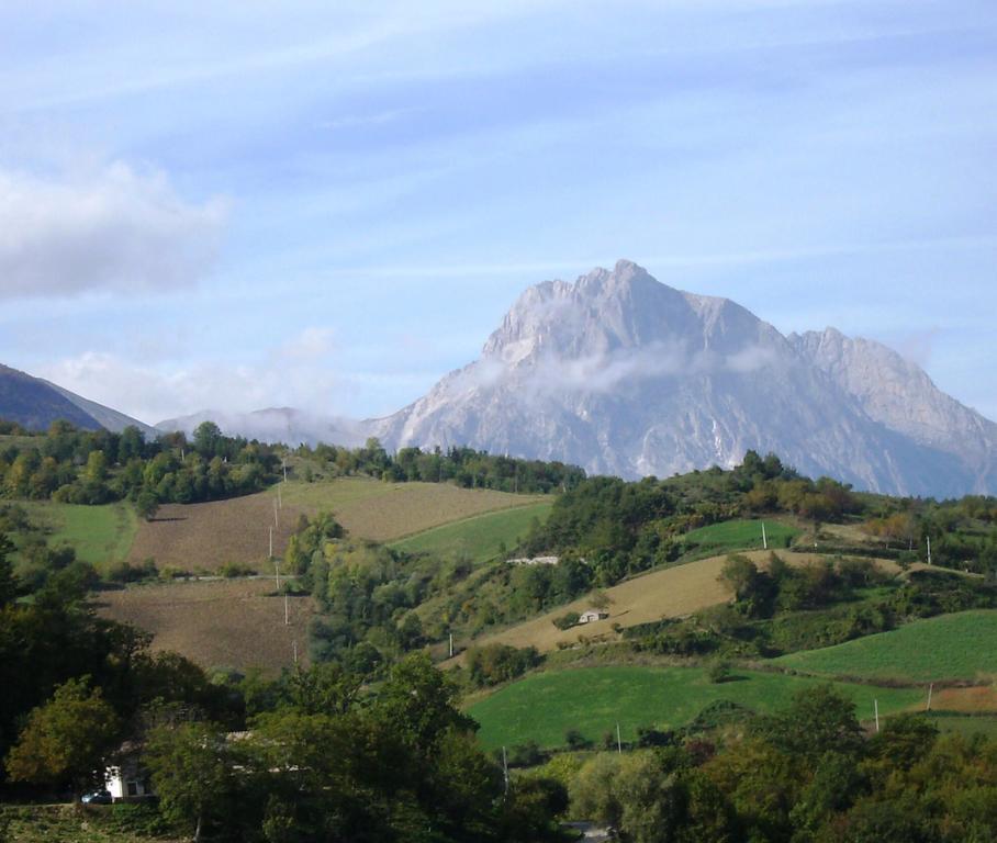 Отель Agriturismo Lu Formaggio Castelli Экстерьер фото